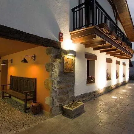 Rural Santakutz Hotel Villarreal de Urrechu